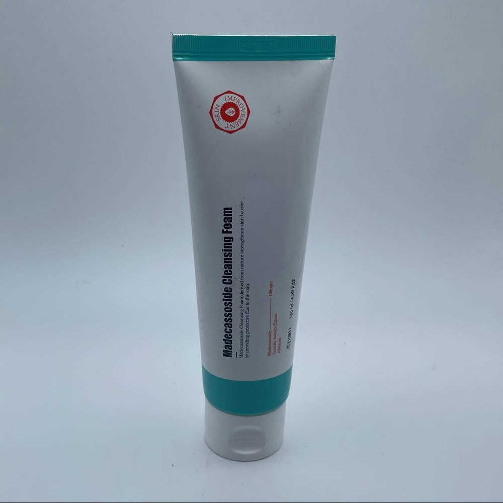 A'PIEU: Madecassoside Cleansing Foam